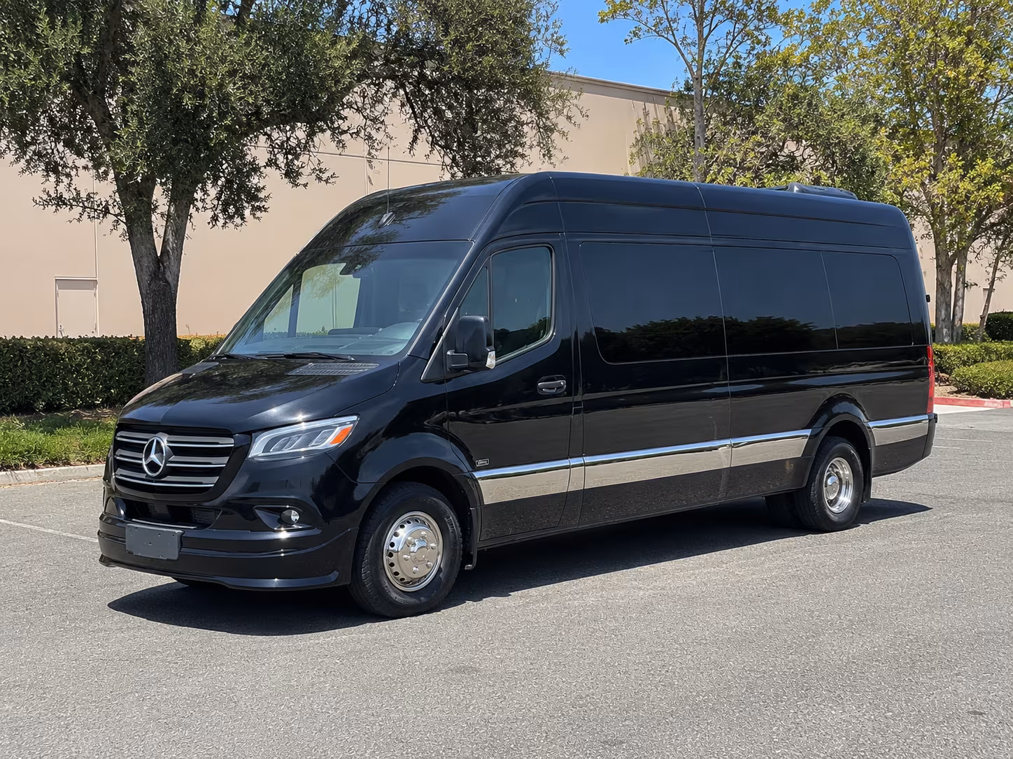 cambridge 20 passenger sprinter van